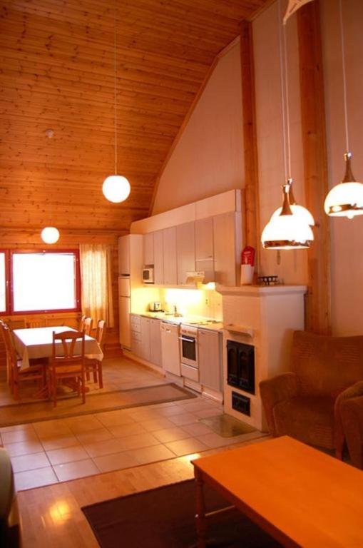 Lomaperkkioe Apartments Vuokatti Szoba fotó